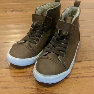 High top Sneakers *EUC*